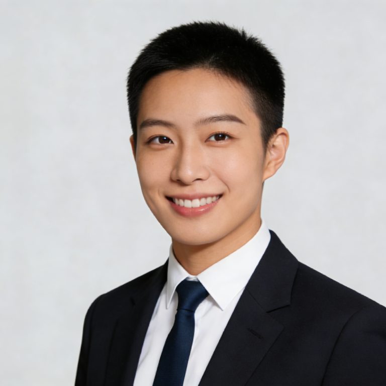 alt="customized leather journal"